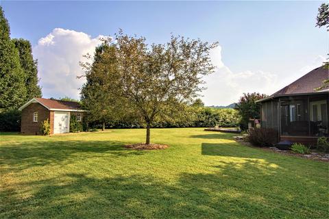 210 Barton Dr, Normandy, TN 37360 photo 2