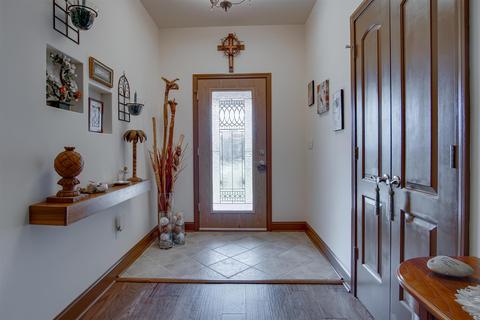 210 Barton Dr, Normandy, TN 37360 photo 5