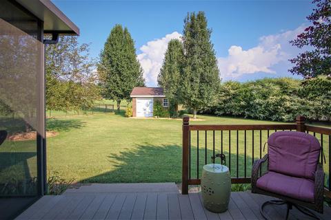 210 Barton Dr, Normandy, TN 37360 photo 4