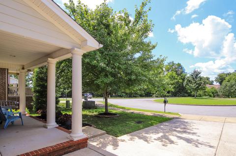 1724 Robindale Ct, Hermitage, TN 37076 photo 4