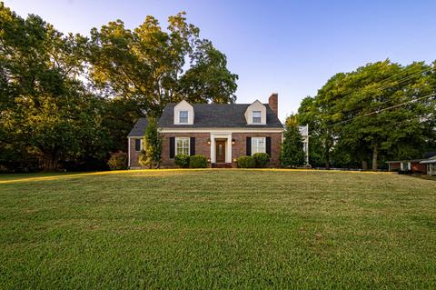 720 E College St, Pulaski, TN 38478 photo 1