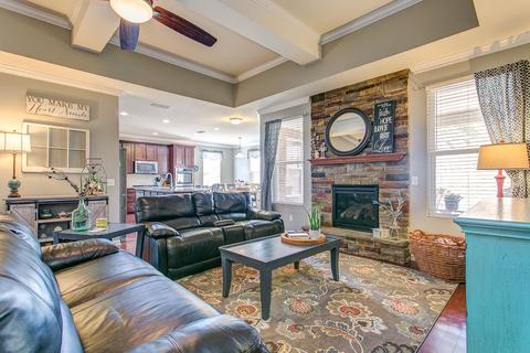 2323 Dewey Dr, Spring Hill, TN 37174 photo 2