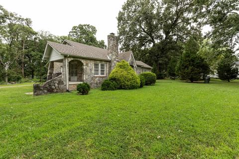 303 Circle Dr, Springfield, TN 37172 photo 2