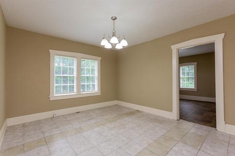 303 Circle Dr, Springfield, TN 37172 photo 5