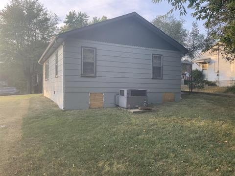 205 Walker St, Dickson, TN 37055 photo 3