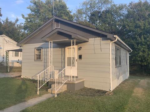 205 Walker St, Dickson, TN 37055 photo 2