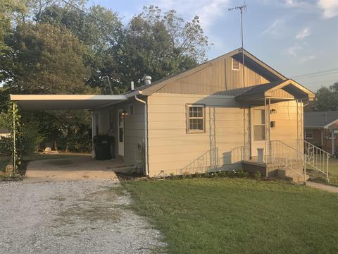 205 Walker St, Dickson, TN 37055 photo 1