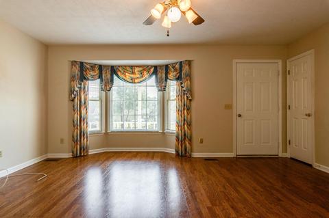 2804 Salem Dr, Springfield, TN 37172 photo 8