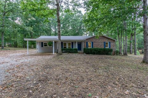 3517 Flag Dr, Centerville, TN 37033 photo 1