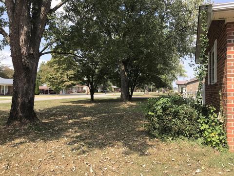 304 8th Ave N, Decherd, TN 37324 photo 2