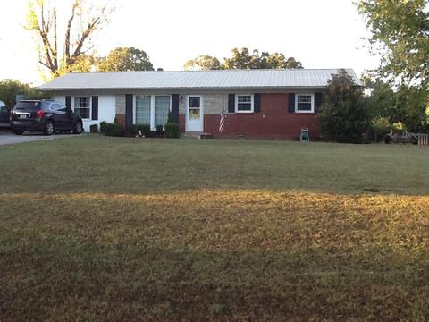 2402 Skyview Dr, Centerville, TN 37033 photo 2