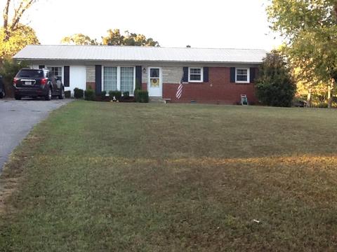 2402 Skyview Dr, Centerville, TN 37033 photo 1