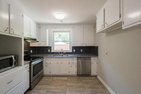 1711 Clydeway Dr, Murfreesboro, TN 37130 photo 2