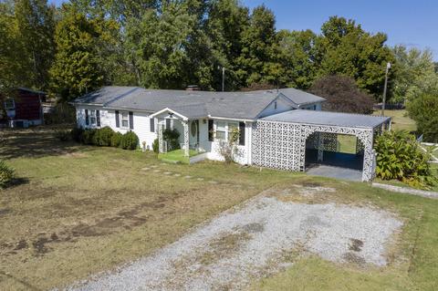 705 E Broad St, Dickson, TN 37055 photo 2