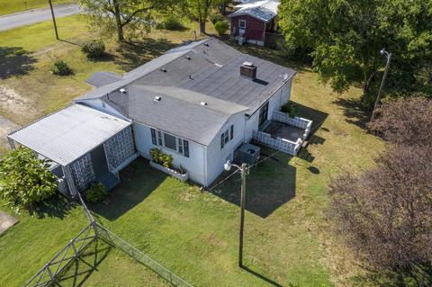 705 E Broad St, Dickson, TN 37055 photo 4