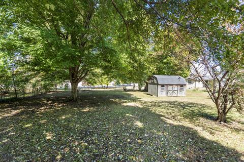 705 E Broad St, Dickson, TN 37055 photo 10