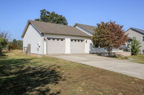 182 W Minster Dr W, Baxter, TN 38544 photo 3