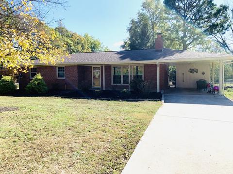 304 Hillview Dr, Dickson, TN 37055 photo 1