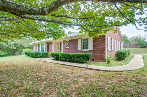 104 E Over Dr, Centerville, TN 37033 photo 2