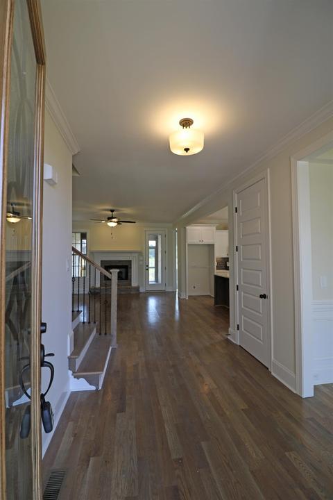 216 Farmbrook Ln, Mount Juliet, TN 37122 photo 2