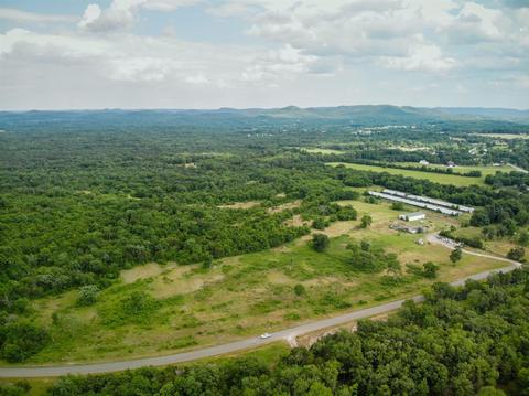 6136 Manus Rd, Murfreesboro, TN 37127 photo 2