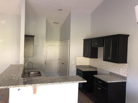 1050 Berra Dr, Springfield, TN 37172 photo 2