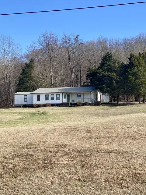 338 Stevens Ln, Decherd, TN 37324 photo 1