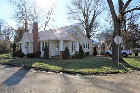 105 Spring Ave, Centerville, TN 37033 photo 2