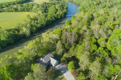 4069 Maxwell Dr, Centerville, TN 37033 photo 1