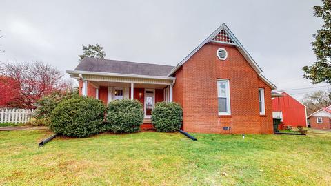 300 S Main St, Dickson, TN 37055 photo 2