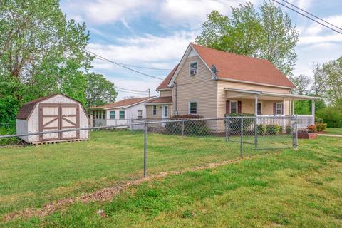 107 Dickson Ave, Dickson, TN 37055 photo 3