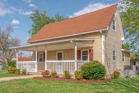 107 Dickson Ave, Dickson, TN 37055 photo 2