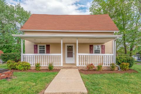 107 Dickson Ave, Dickson, TN 37055 photo 1