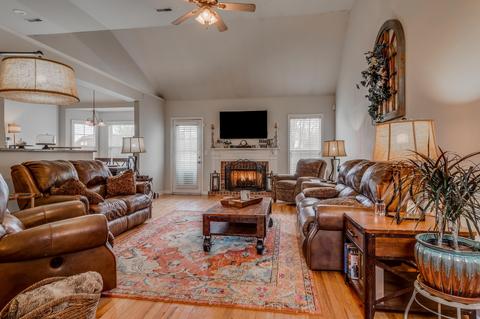2286 Dewey Dr, Spring Hill, TN 37174 photo 4