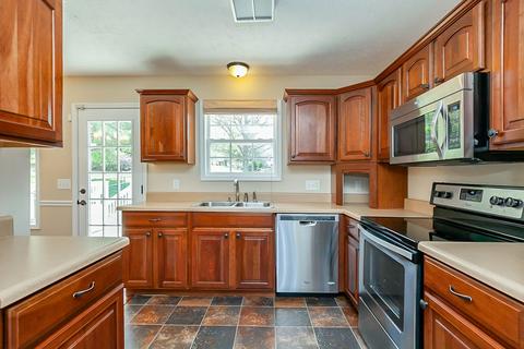 131 Deerfield Dr, Springfield, TN 37172 photo 2