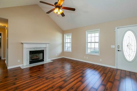 131 Deerfield Dr, Springfield, TN 37172 photo 3