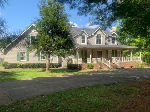 104 Oak St, Decherd, TN 37324 photo 2
