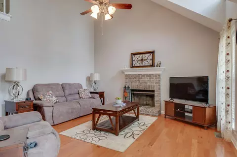 227 Independence St, Springfield, TN 37172 photo 5
