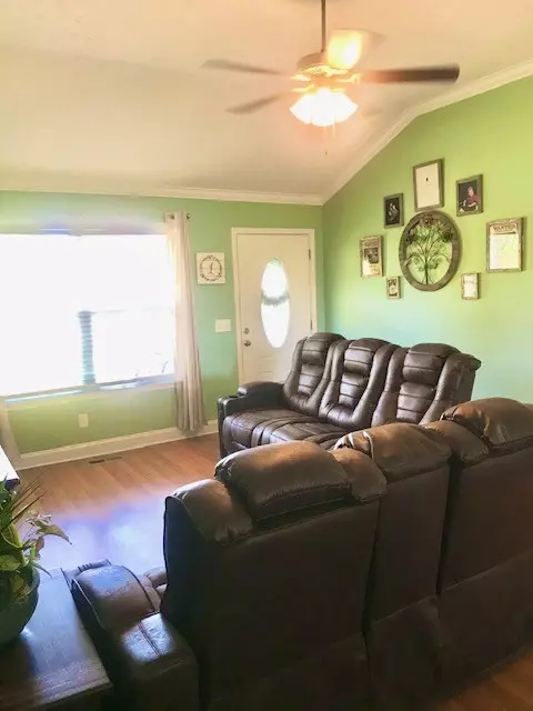 2203 Ruth St, Springfield, TN 37172 photo 3