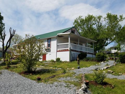 906 W 3rd St, Dickson, TN 37055 photo 5