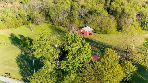 8127 Franks Ferry Rd, Walling, TN 38587 photo 2