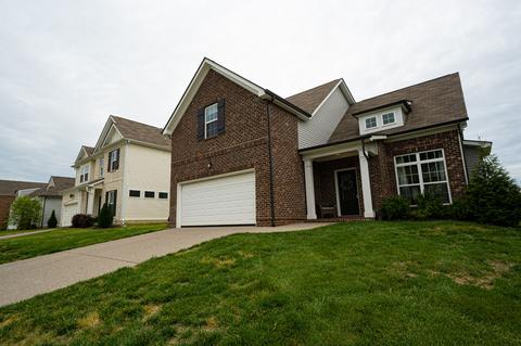 1046 Daniel Ln, Spring Hill, TN 37174 photo 1