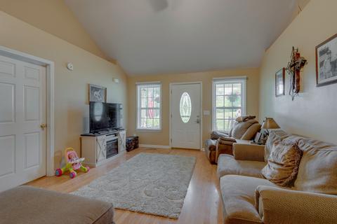 1069 Glendale Rd, White Bluff, TN 37187 photo 4