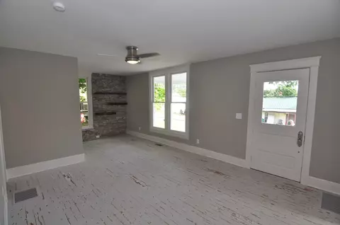 413 7th Ave W, Springfield, TN 37172 photo 2