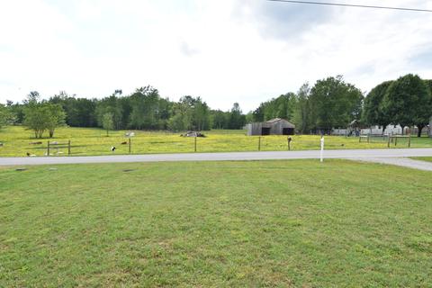 137 Chestnut St, Baxter, TN 38544 photo 3