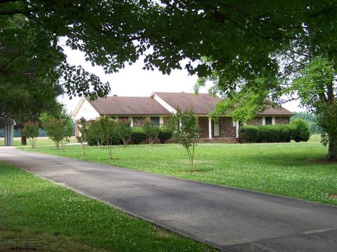 335 Five Points Rd, Leoma, TN 38468 photo 1