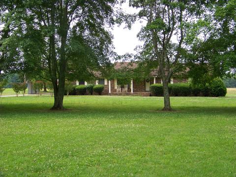335 Five Points Rd, Leoma, TN 38468 photo 2