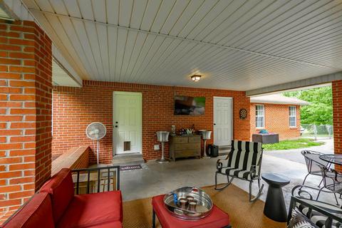 229 Brady Dr, Dickson, TN 37055 photo 4