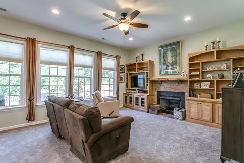 1045 Countess Ln, Spring Hill, TN 37174 photo 5