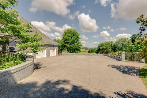 1013 Ridgecrest Dr, Dickson, TN 37055 photo 4
